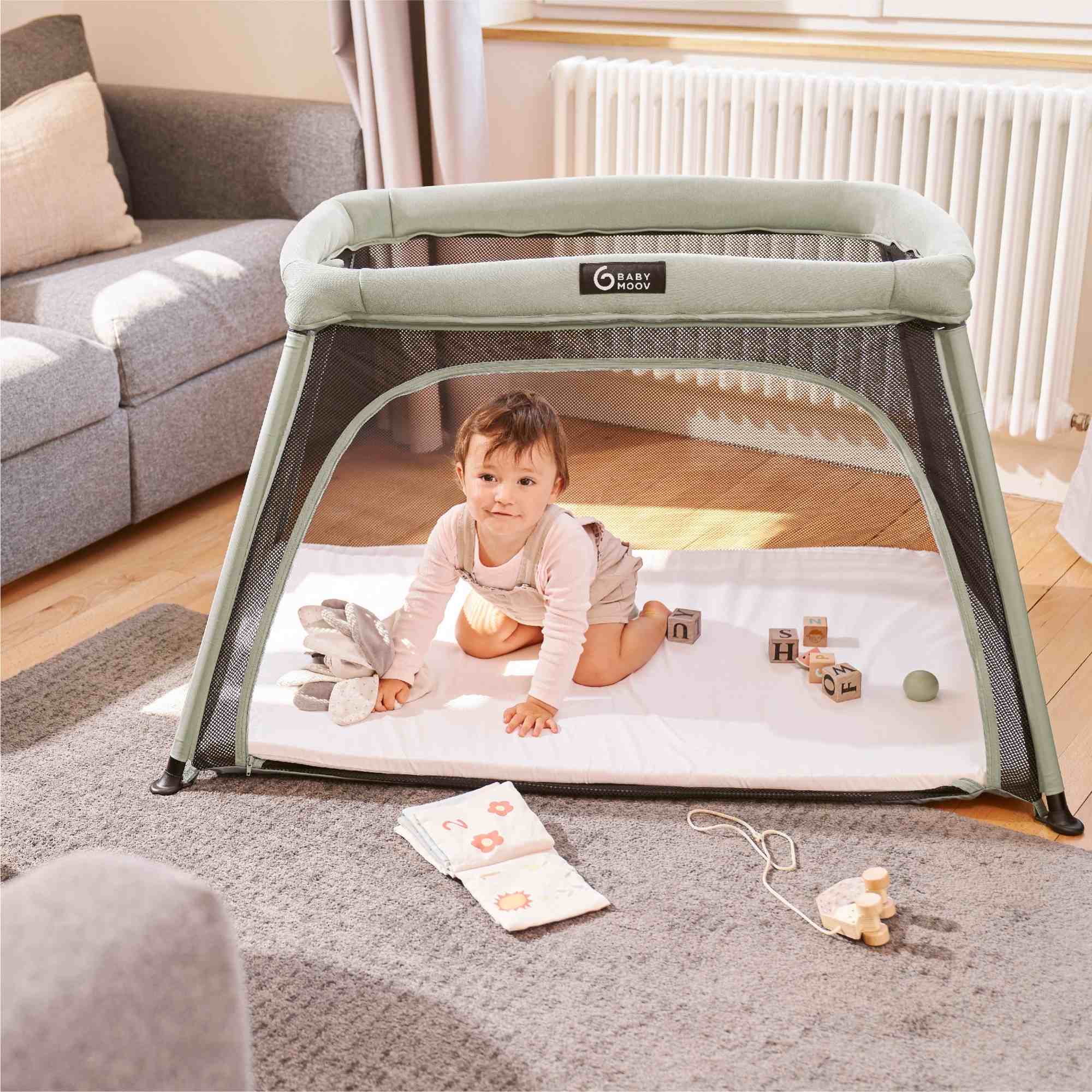 OPEN BOX Moov and Comfy 3-in-1 Travel Crib and Playard - Image 7
